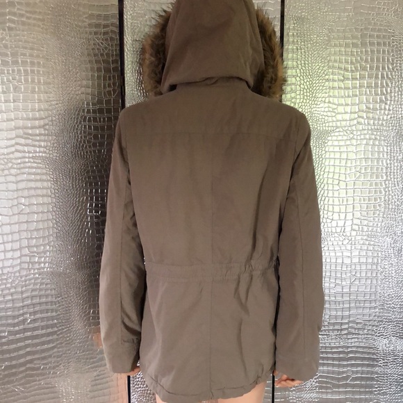Old Navy size M hooded coat.  Worn once - Picture 7 of 11